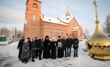 В храме Вознесения Господня г.п. Советский осветили купола